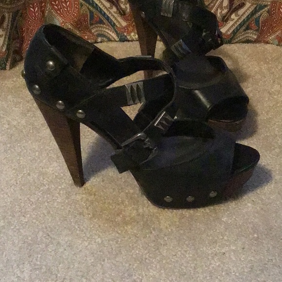 GUESS high heel shoes - Picture 2 of 4
